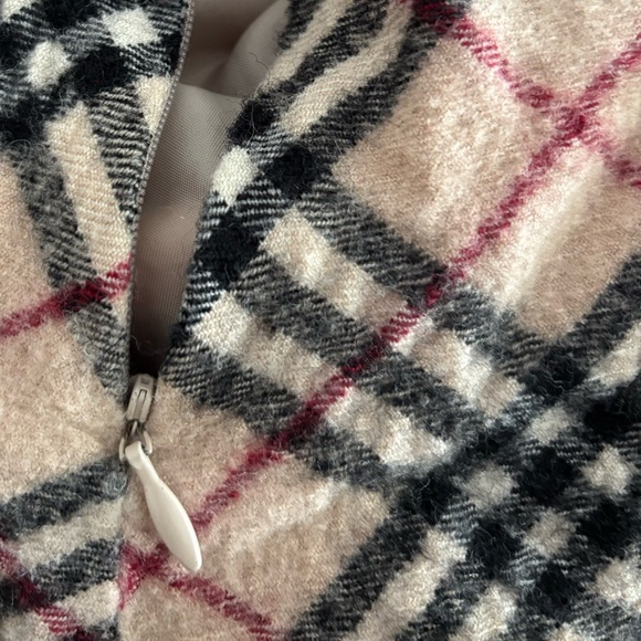 Burberry Plaid Mini Side Slit Skirt 38 - Picture 8 of 9